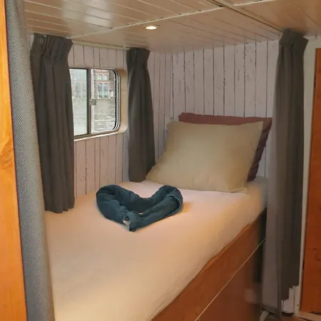 Authentiek Schip Op 14 Minuten Vanaf Amsterdam Wormerveer
