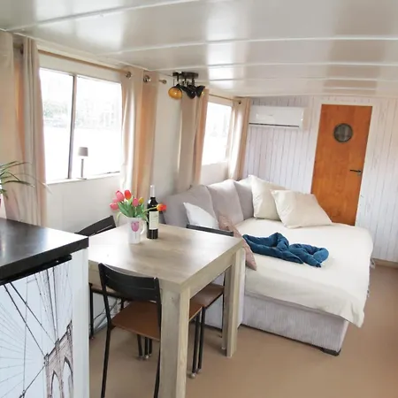 Authentiek Schip Op 14 Minuten Vanaf Amsterdam Wormerveer