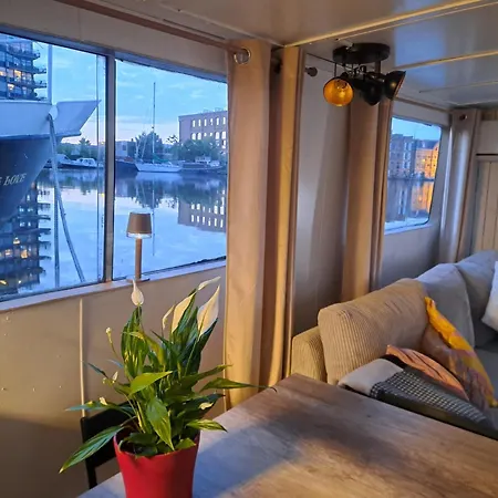 Authentiek Schip Op 14 Minuten Vanaf Amsterdam