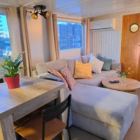 Authentiek Schip Op 14 Minuten Vanaf Amsterdam Bed & Breakfast Wormerveer