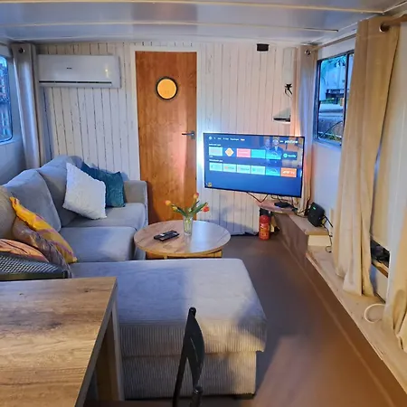 Authentiek Schip Op 14 Minuten Vanaf Amsterdam Wormerveer