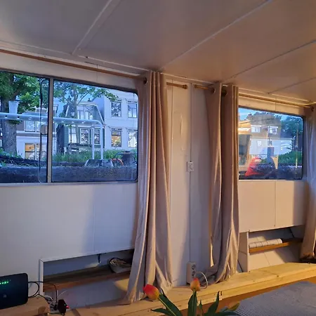 Authentiek Schip Op 14 Minuten Vanaf Amsterdam Bed and breakfast 4*