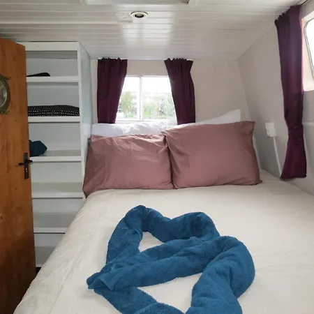 Authentiek Schip Op 14 Minuten Vanaf Amsterdam Wormerveer