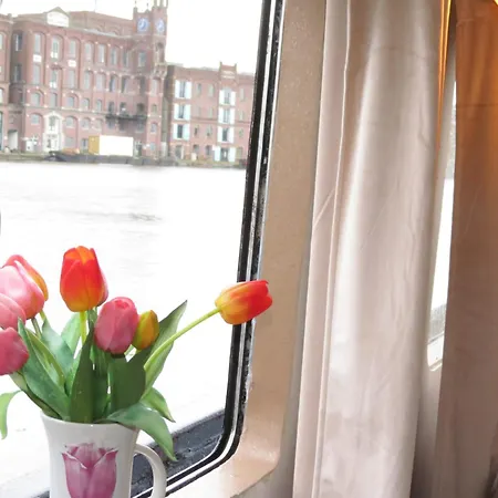 Authentiek Schip Op 14 Minuten Vanaf Amsterdam Wormerveer