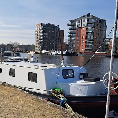 Authentiek Schip Op 14 Minuten Vanaf Amsterdam Wormerveer